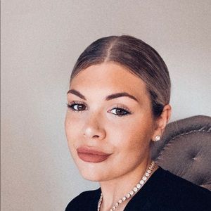 Meet your Posher, Chloé